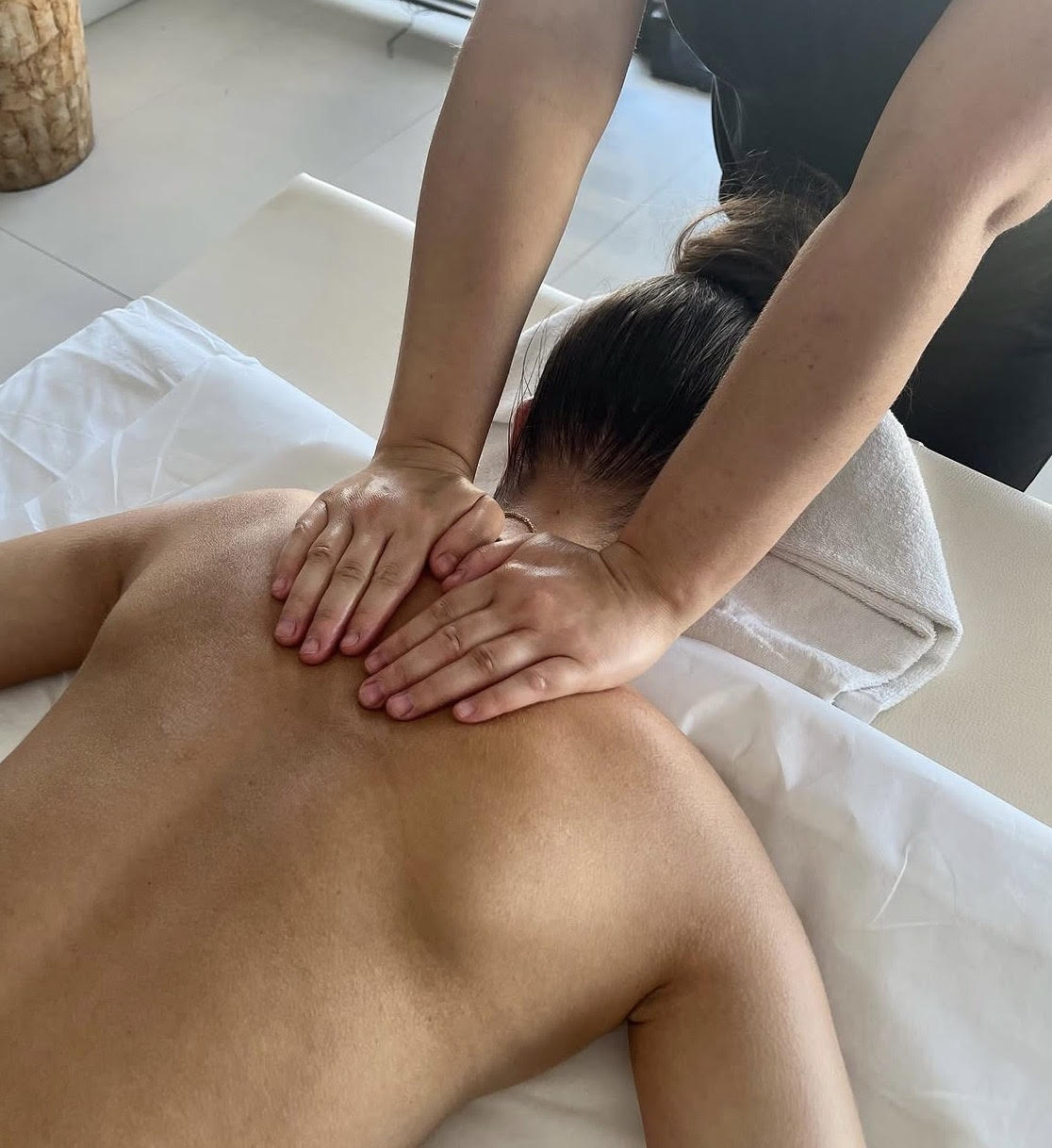 Massage — gestes précis